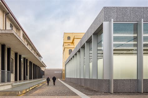 vendita casa fondazione prada milano privati|fondazione prada oma.